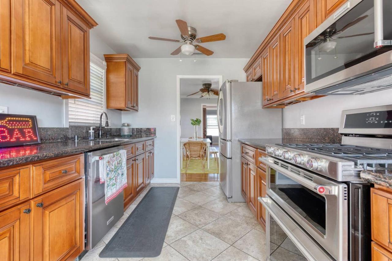 New Belmont Shore Retreat With Free Parking Walk To Beaches ロングビーチ エクステリア 写真